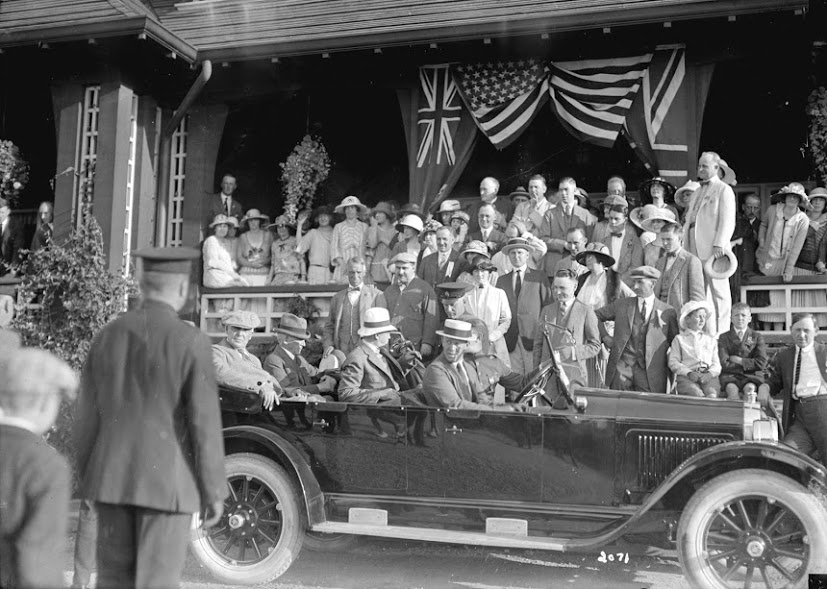 Warren G. Harding leaving Shaughnessy Heights golf club by car (1)