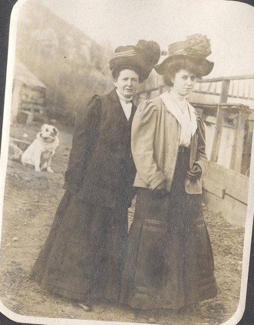 closeup of win and mother 001