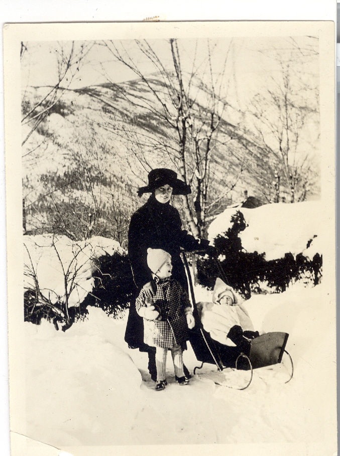 win and kids in snow0001